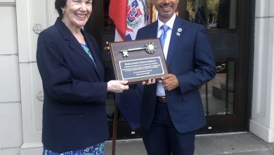 Photo of Embajadora dominicana en EEUU recibe llave de la ciudad de Lawrence