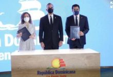 Photo of Ministerio de Turismo RD firma acuerdo con línea aérea Iberia