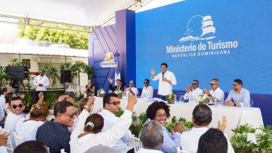 Photo of Ministro Collado inaugura reconstrucción calle Pastor Domingo de la Cruz, en Verón, Punta Cana.