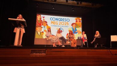 Photo of María Marte, galardonada por su liderazgo en la gastronomía en el Congreso MEG 2025.