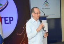 Photo of Luis Felipe Aquino imparte cátedra sobre los orígenes y evolución del turismo en conversatorio de Adompretur